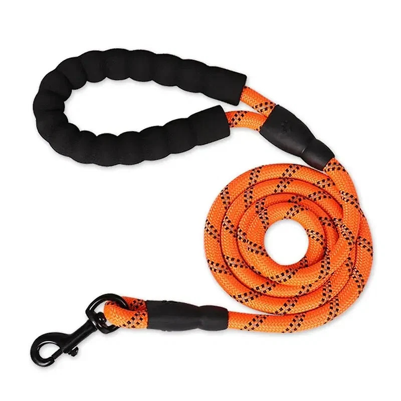 reflective-dog-leash-with-padded-handle-41191416_7.jpg