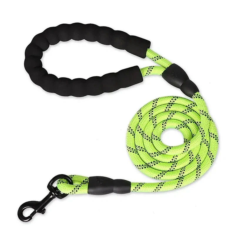 reflective-dog-leash-with-padded-handle-41191416_6.jpg